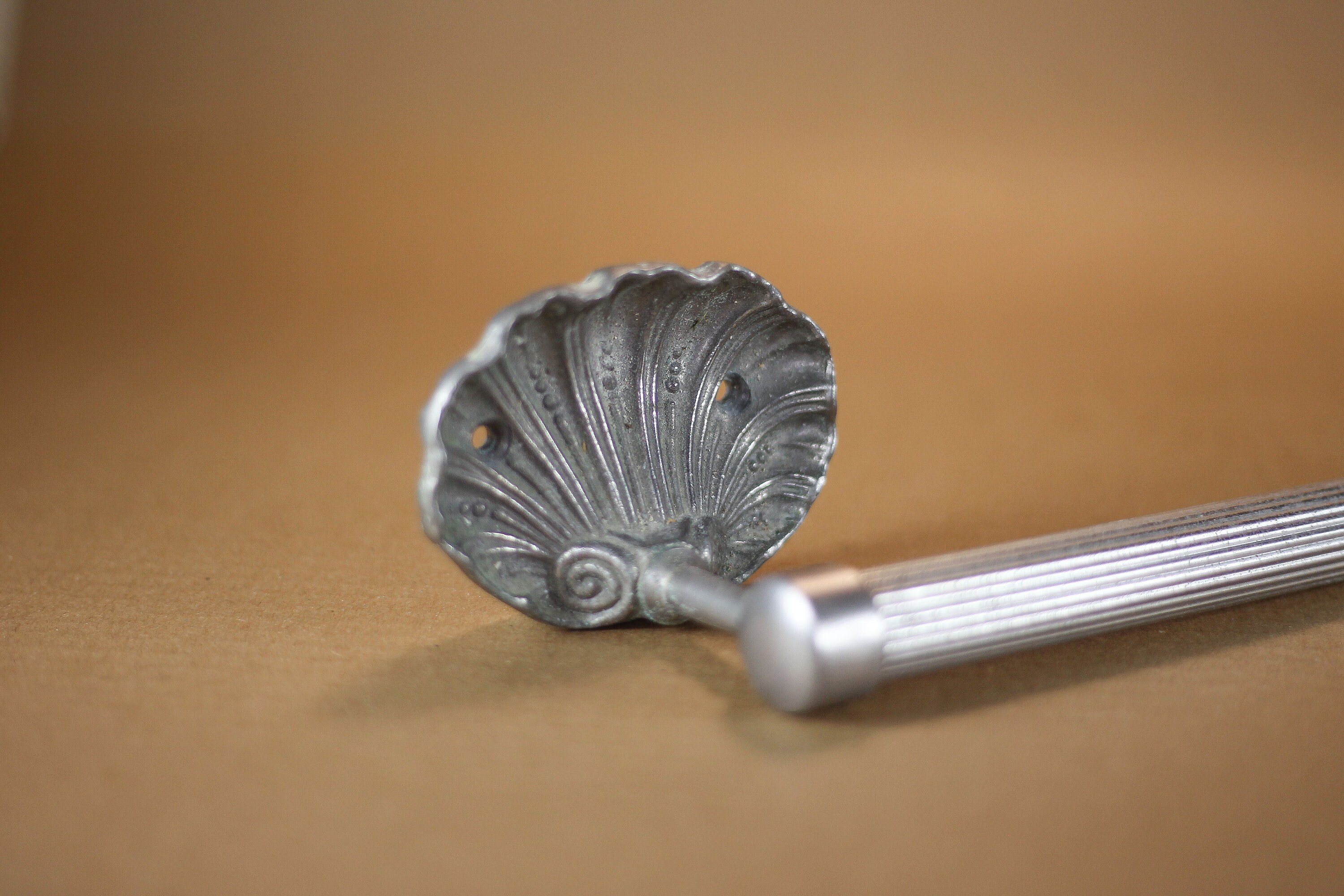 Shell towel holder shop