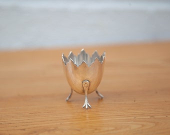 Egg cup silver metal rooster's paw goldsmith hallmark Daniel Crégut, silverware, tableware, silver plated egg cup