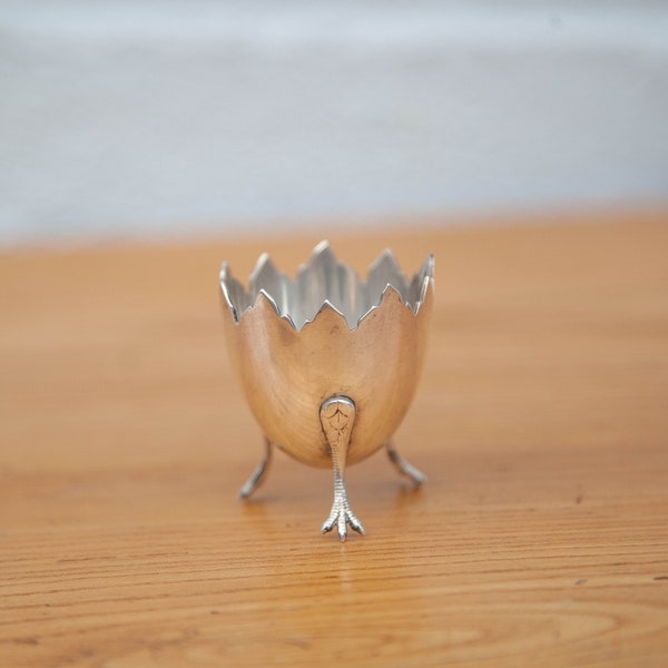 Egg cup silver metal rooster's paw goldsmith hallmark Daniel Crégut, silverware, tableware, silver plated egg cup