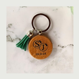 Custom Engraved Wooden Keychain – Personalized Keychain Gift for Weddings, Showers & Events
