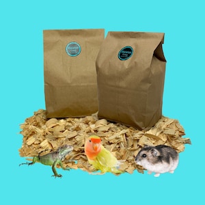 Pine Wood Chips, Small Animal Bedding, Low Dust Nesting for Birds, Lizard, Gerbil, Hamster, Snake, Indoor Pets, Clean Eco Safe Nest Material