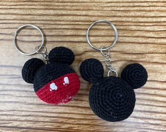 Llavero de Disney / Llavero de Mickey Mouse / Ganchillo a mano / Amigurumi