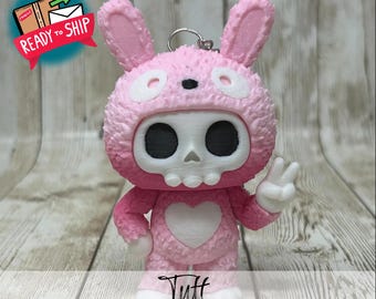 Tuff, el Skubbie: Un dije de calavera chibi para tu bolso, auto, cartera o llavero. Listo para enviar.