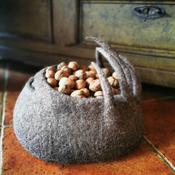 Storage basket, Felt Bowl,  Felt vessel, Fruit basket, Planted pod, Natural wool brown decor, Home felt decoration, Cat bed, Felt basket