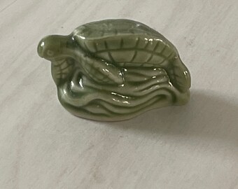 Red Rose Tea Green Turtle collectible Detroit
