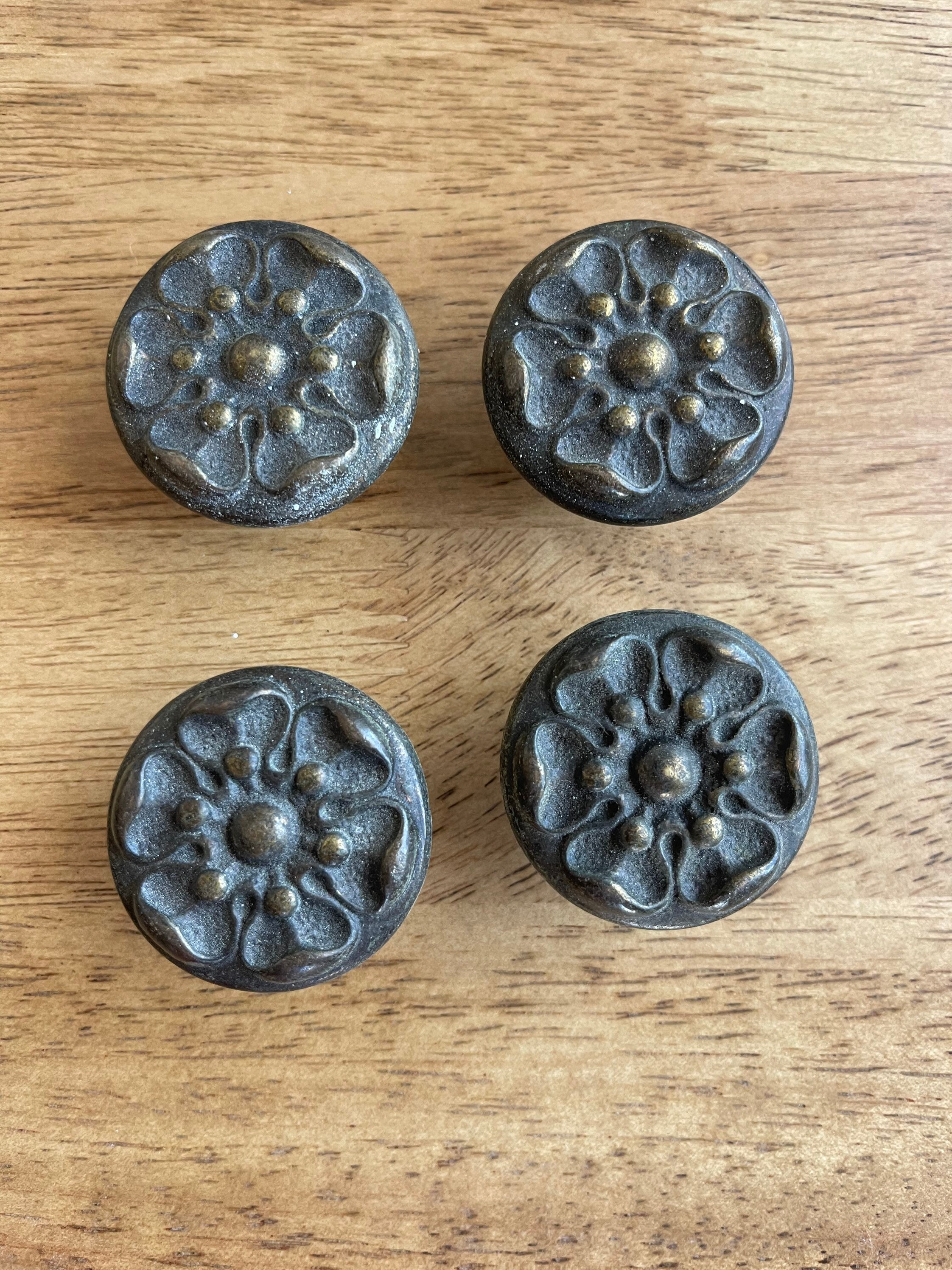 Vintage bronze metal detailed knobs pulls hardware drawer 4 PCs