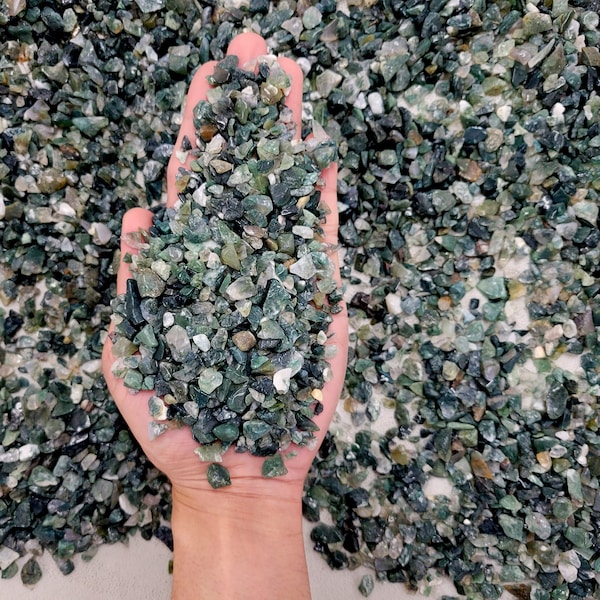 Tumbled Moss Agate Crystal Chips, Loose Tiny Gemstone Undrilled Beads Bulk for Candles, Jewelry Making, Crafting