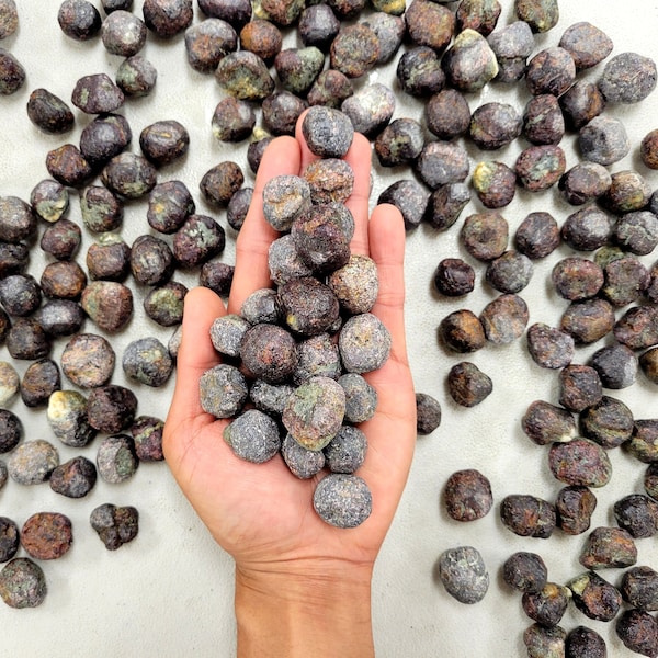 Small Rough Garnet Crystal Stones From Brazil, Bulk Raw Garnet Gemstones for Tumbling, Wire Wrapping, Jewelry making