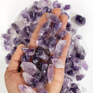 amethyst crystal chips and points