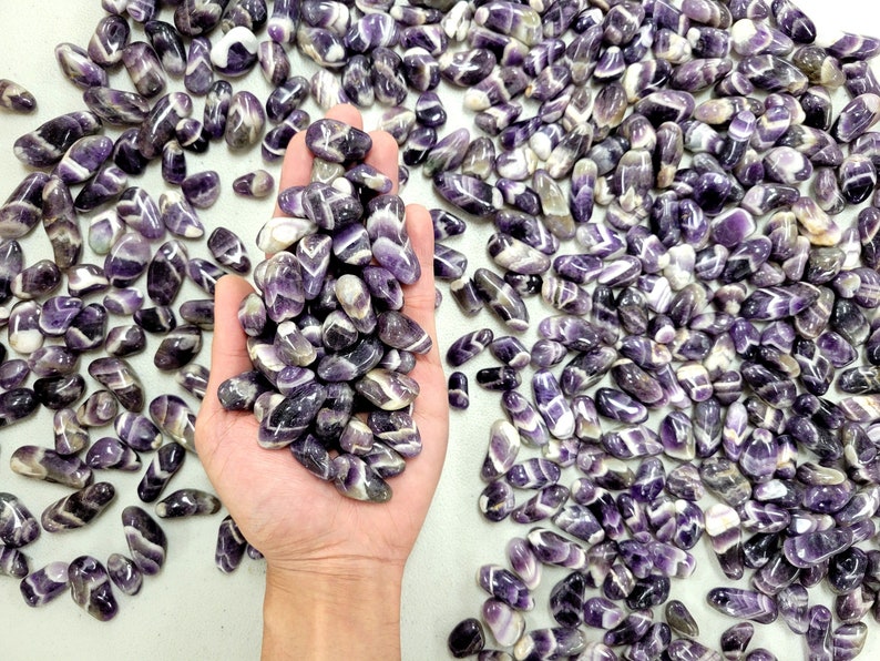 Tumbled Chevron Amethyst Crystals 1/2 inch to 1.5 inches Small Amethyst Crystal Tumbles immagine 1