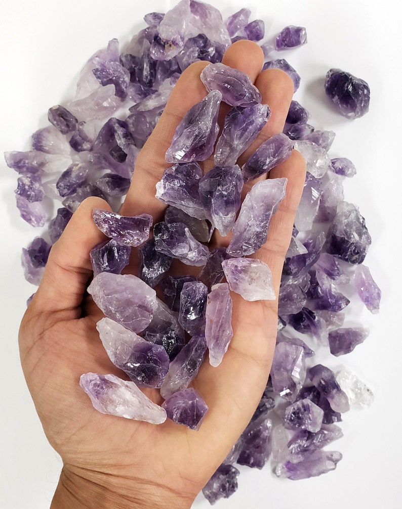amethyst crystal chips and points