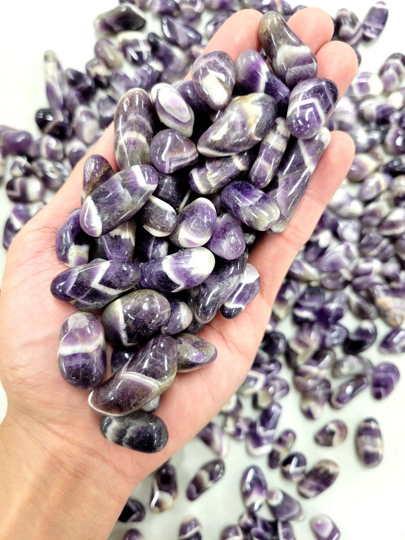 Tumbled Chevron Amethyst Crystals 1/2 inch to 1.5 inches Small Amethyst Crystal Tumbles immagine 4