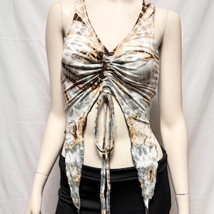 Baddie crop top met tie-dye, yogatop, festivaltop, spandex top, hippiekleding, vrije maat, bralette, strandtop, crop top met veters