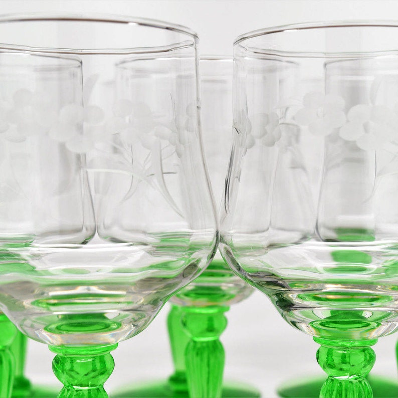 SET OF 8 Etched Crystal Wine Glasses With Green Stem and Base Etsy