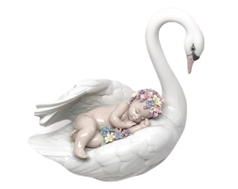 LLADRO Drifting Through Dreamland Swan Figurine