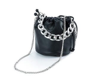 LEATHER BUCKET BAG