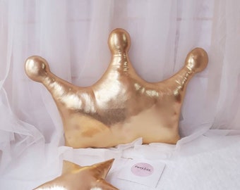 Gold crown pillow,gold crown,nursery pillow,baby bedding,nursery cushion,decorative pillow,baby room decor,kids pillow,gold pillow