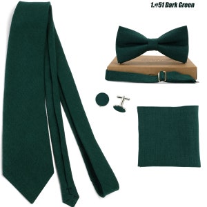 Moss green bow tie.Green bow tie.Green Necktie. Noeud papillon vert mousse.Noeud papillon vert.Cravate verte. Moosgrüne Fliege. Grüne Fliege. Grüne Krawatte.