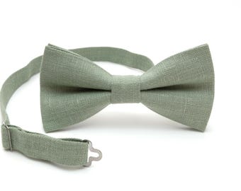 Salbeigrüne Leinenfliege oder Hosenträger - Mix und Match Kinderhochzeit Accessoires