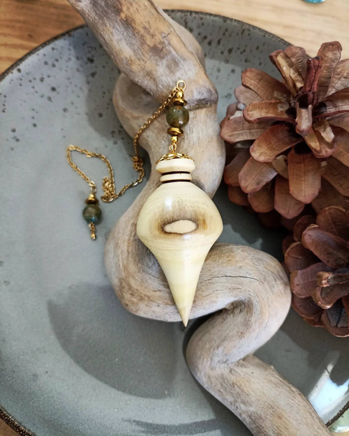 Pendule en Bois d'acacia