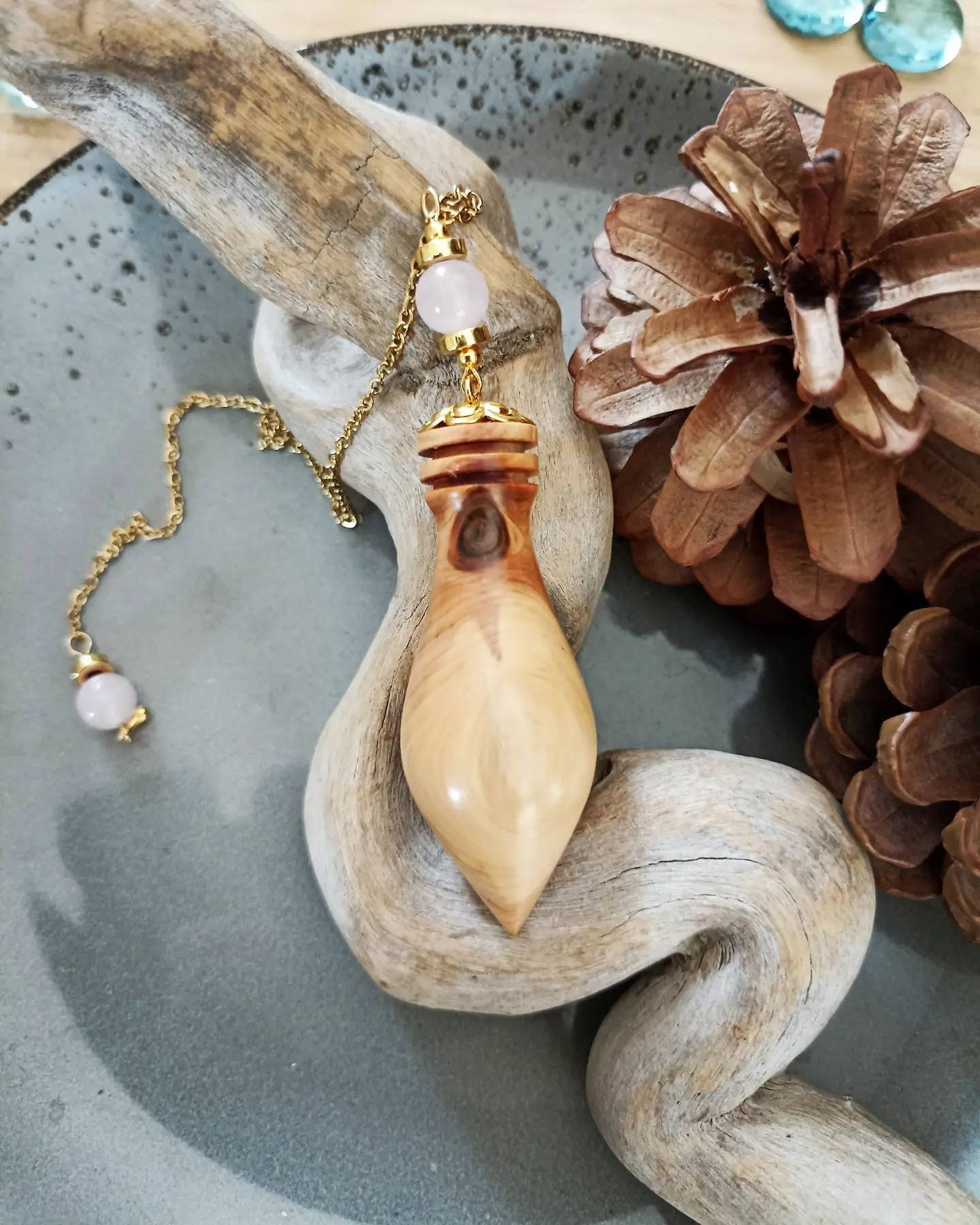 Pendule en Bois de Cade