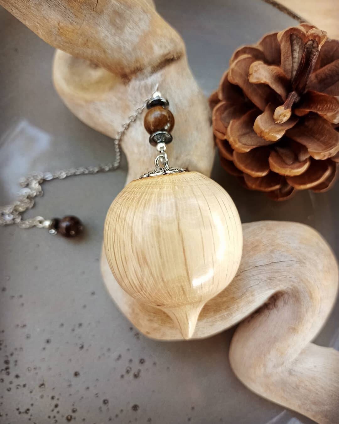 Pendule en Bois de Chêne Vert