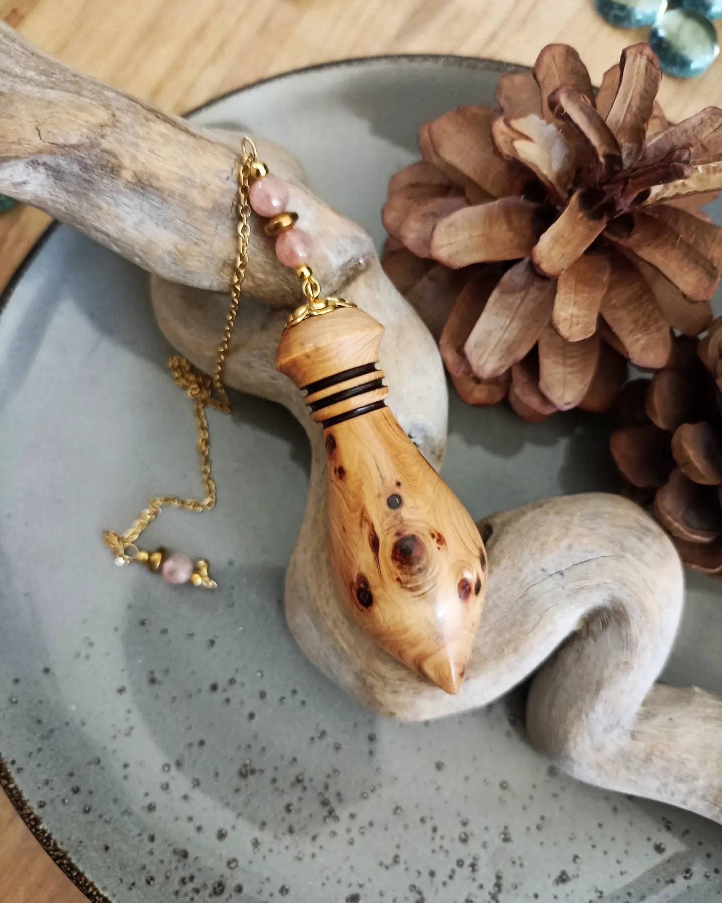 Pendule en Bois de Cade