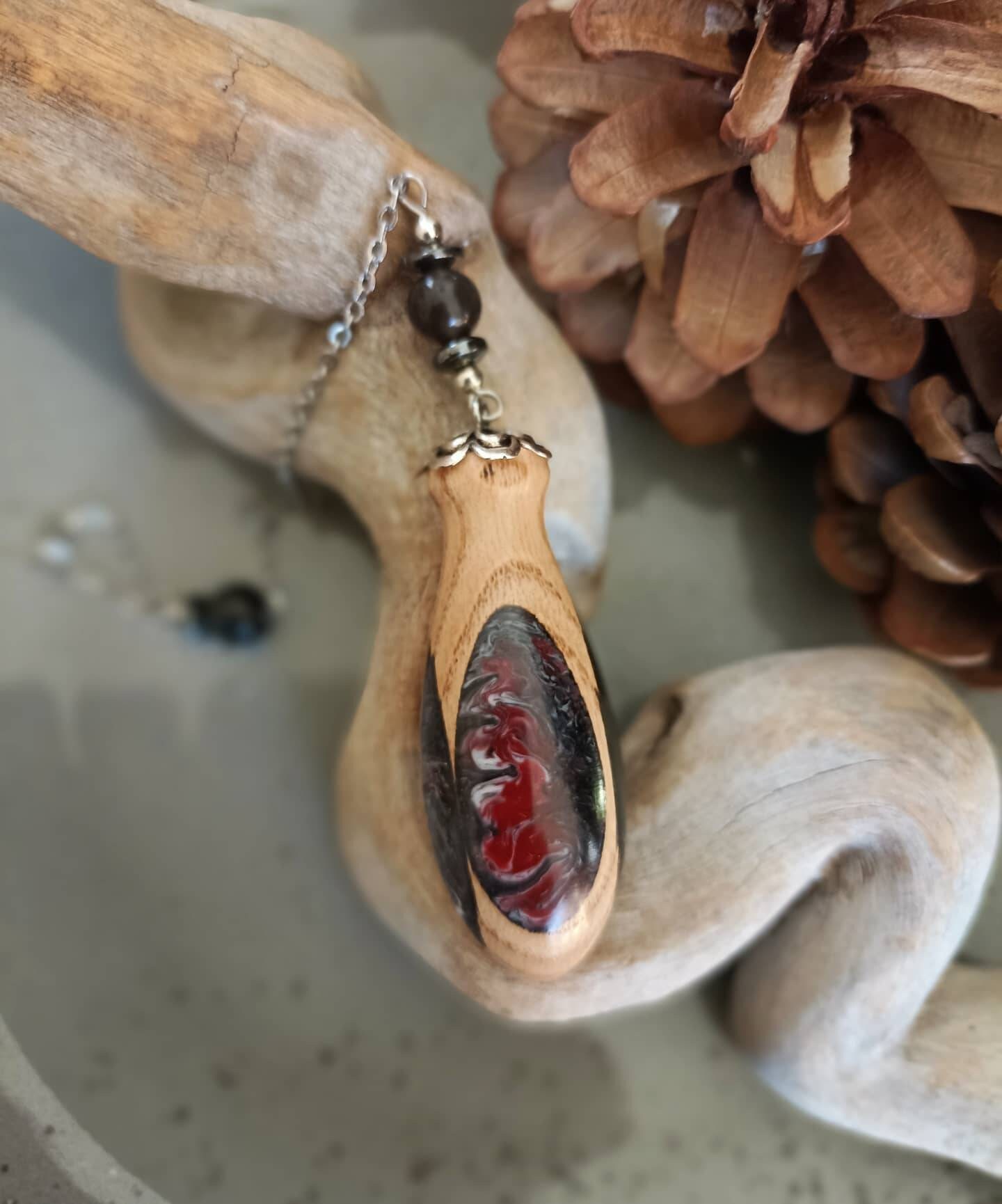 Pendule Bois de Châtaignier et Résine