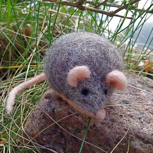 Cute little mouse, felted, felt mouse, mouse, hand felted