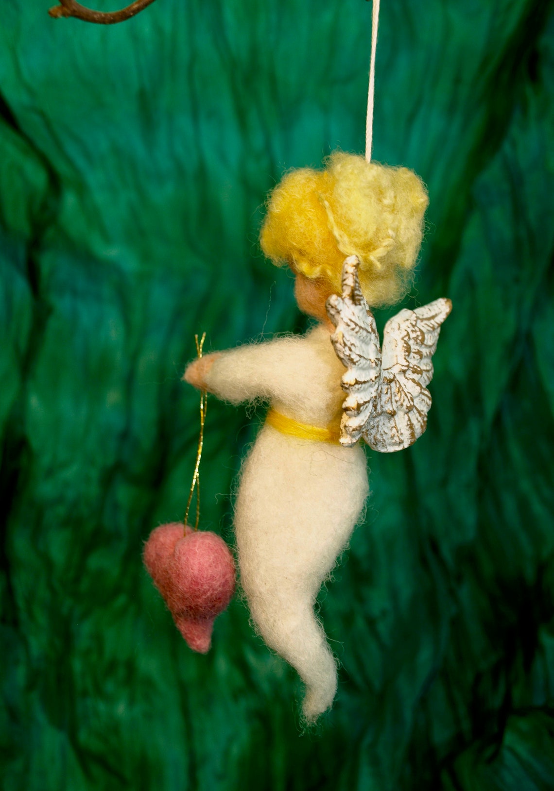 Kleiner hängender Engel gefilzt mit Herz | Etsy