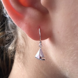 Sail Boat Earrings, Sailing Boat, Silver Boat, Boat Earrings, Silver Earrings, Drop Earrings