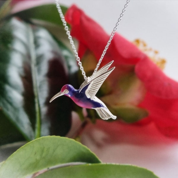 Collier colibri, pendentif colibri, collier en argent, colibri en émail, collier rose, bijoux colibri, collier violet, oiseau