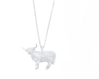 Collar de vaca de las Tierras Altas en plata de ley: detalle en oro rosa vermeil.