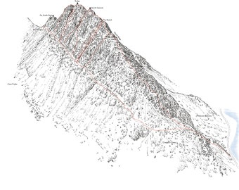 Parete Est del Tryfan. Illustrazione lineare che descrive nel dettaglio tutti i percorsi di arrampicata, inclusa la classica North Ridge.