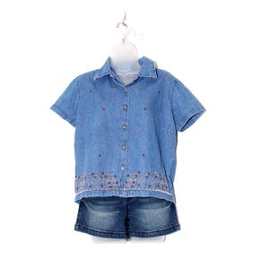 Vintage 90s Denim Embroidered Shirt – Light Wash Button Up – Cottagecore Western Top