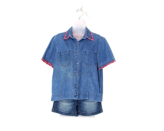 Vintage 90s Denim Short Sleeve Button Shirt – Medium Wash with Red Embroidered Trim – Y2K Grunge Streetwear
