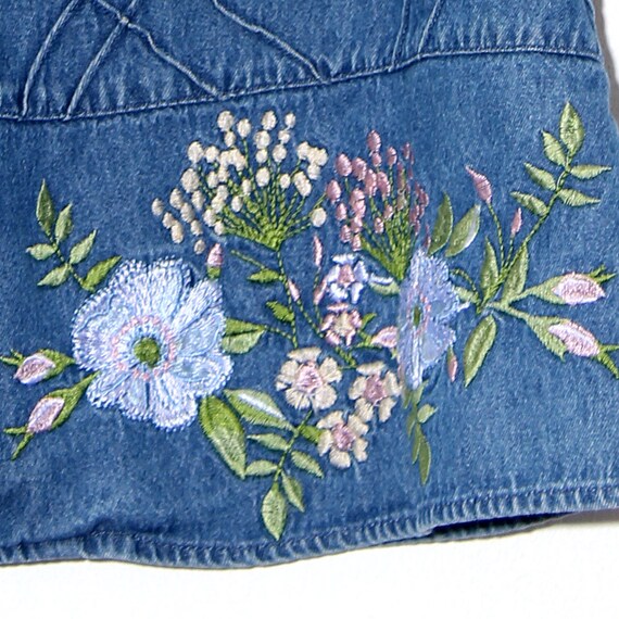 90s DENIM BLOUSE floral embroidered spring flower… - image 4