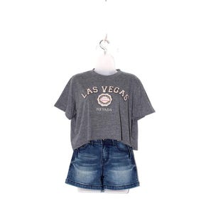 Vintage 90s Las Vegas Nevada Tee – Heather Gray Cropped T Shirt – Tourist Souvenir Y2K Style