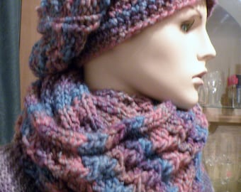 Loop und Beanie im Set  / Loop / Beanie / Schal / Mütze / Handgestrickt / Bunt