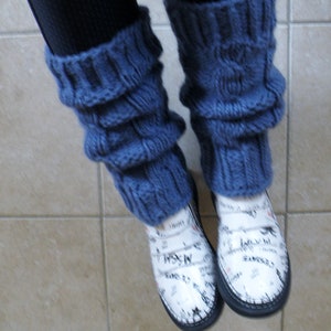 Handgestrickte Bein / Armstulpen / Boot Cuffs /Pulswärmer / Stiefelblitzer / Beinwärmer / Leg warmers / Blau Bild 8