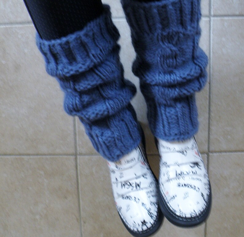 Handgestrickte Bein / Armstulpen / Boot Cuffs /Pulswärmer / Stiefelblitzer / Beinwärmer / Leg warmers / Blau Bild 8