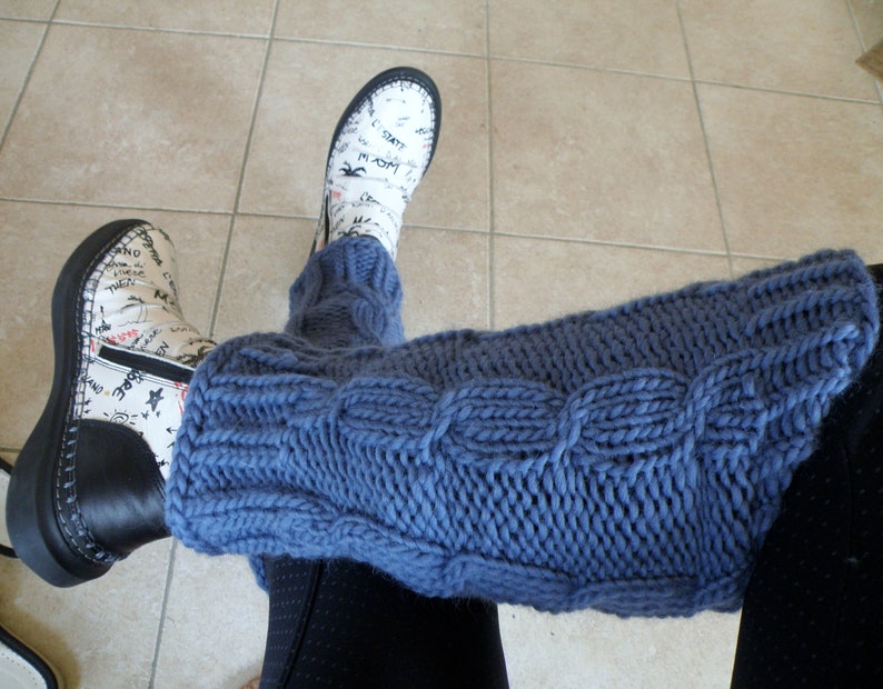 Handgestrickte Bein / Armstulpen / Boot Cuffs /Pulswärmer / Stiefelblitzer / Beinwärmer / Leg warmers / Blau Bild 5