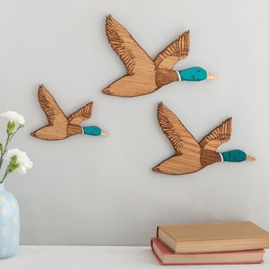 Ensemble de 3 canards volants, canards Hilda des années 1950, décoration champêtre, décoration murale en bois unique, cadeau fête des pères 2024, cadeau de chasse pour papa image 2