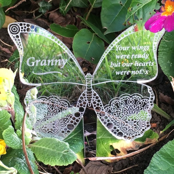 Papillon commémoratif personnalisé, gravé avec un nom et vos propres mots, Une décoration de cimetière ou un cadeau de décès, En souvenir de maman