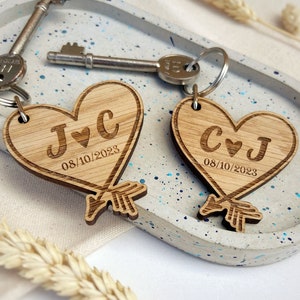 2 x Couples Personalised Wooden Heart Keyrings for Mr and Mrs with Initials & Date, Valentines Day Gift 2024, Small Gift for Bride and Groom