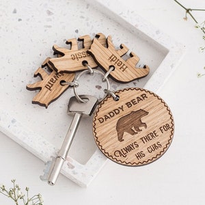 Bear Keyring for Dad, Personalised Daddy Bear Gift, Engraved wooden bear keyring, Personalised gift from Children, Small Father's Day Gift image 1