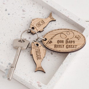 Personalised fishing keyring with names of Children, Fishing Father's Day Gift for Dad, Small gift for Dad from Children