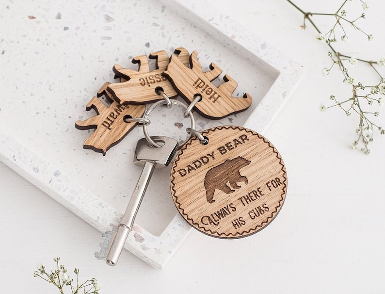 Bear Keyring for Dad, Personalised Daddy Bear Gift, Engraved wooden bear keyring, Personalised gift from Children, Small Father's Day Gift image 1