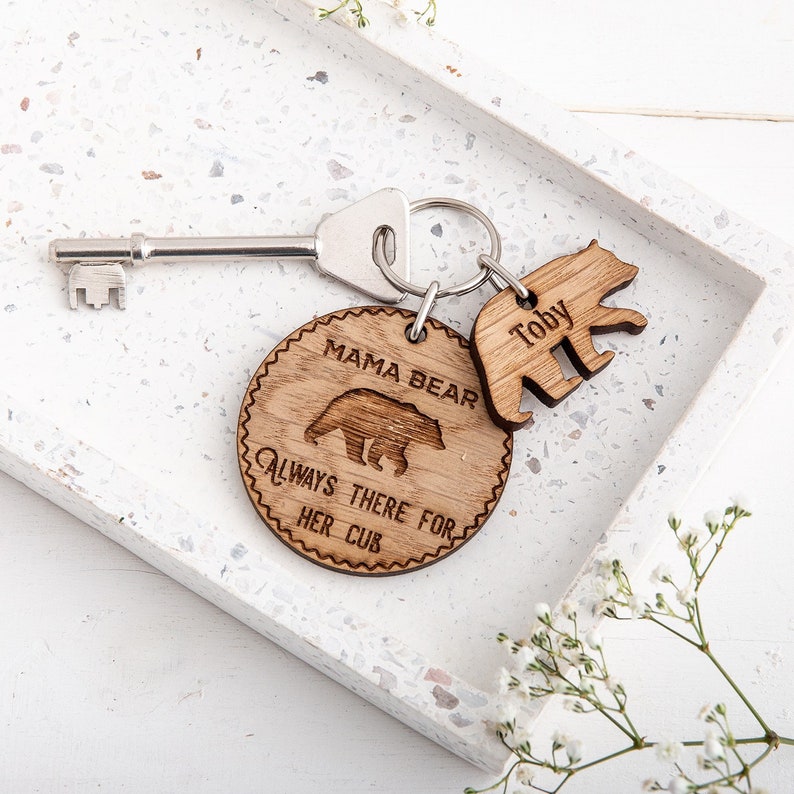 Bear Keyring for Dad, Personalised Daddy Bear Gift, Engraved wooden bear keyring, Personalised gift from Children, Small Father's Day Gift image 3