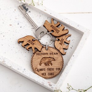 Bear Keyring for Dad, Personalised Daddy Bear Gift, Engraved wooden bear keyring, Personalised gift from Children, Small Father's Day Gift image 2